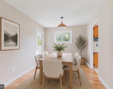 10914 Woodhaven Drive - Photo Thumbnail 4