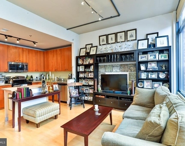 520 John Carlyle Street - Photo Thumbnail 4
