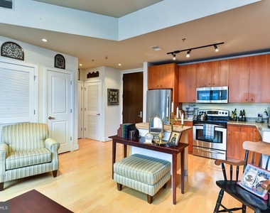 520 John Carlyle Street - Photo Thumbnail 5