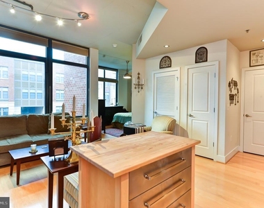 520 John Carlyle Street - Photo Thumbnail 11