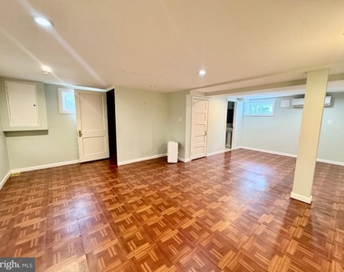 204 S Irving Street - Photo Thumbnail 15