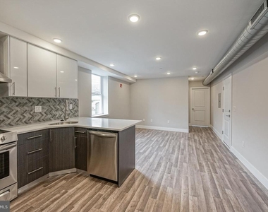 1070 N Front Street - Photo Thumbnail 2