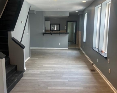 2106 S Shields Street - Photo Thumbnail 2