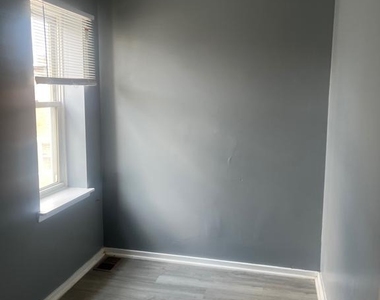 2106 S Shields Street - Photo Thumbnail 9