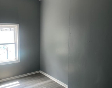 2106 S Shields Street - Photo Thumbnail 8