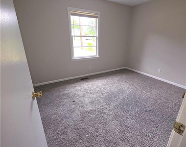 434 Homestead Drive - Photo Thumbnail 12