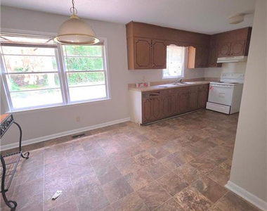 434 Homestead Drive - Photo Thumbnail 4