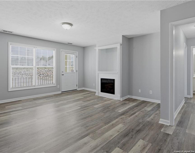 401 Meadowland Court - Photo Thumbnail 6