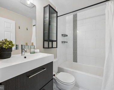 743 S 52nd Street - Photo Thumbnail 16