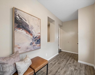 743 S 52nd Street - Photo Thumbnail 3