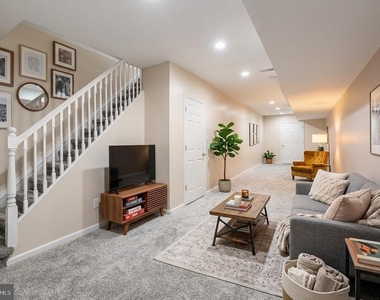 743 S 52nd Street - Photo Thumbnail 24