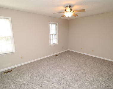 118 Planetree Lane - Photo Thumbnail 16