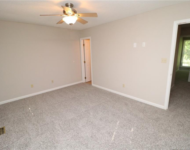118 Planetree Lane - Photo Thumbnail 18