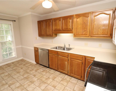 118 Planetree Lane - Photo Thumbnail 10