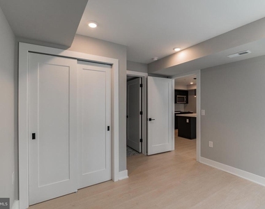6604 Ridge Avenue - Photo Thumbnail 8
