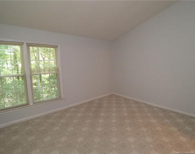 240 Beechtree Drive - Photo Thumbnail 20