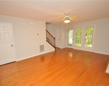 240 Beechtree Drive - Photo Thumbnail 12