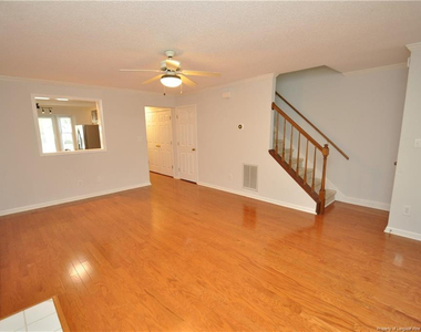 240 Beechtree Drive - Photo Thumbnail 13
