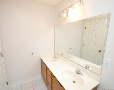 240 Beechtree Drive - Photo Thumbnail 18