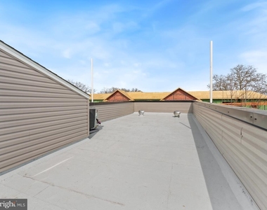 6442 Lansdowne Avenue - Photo Thumbnail 9