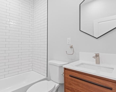 6442 Lansdowne Avenue - Photo Thumbnail 7