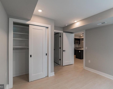 6604 Ridge Avenue - Photo Thumbnail 7