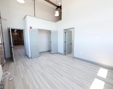 1810 E Venango Street - Photo Thumbnail 10