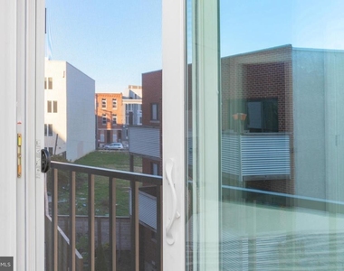 1513 Ridge Avenue - Photo Thumbnail 18