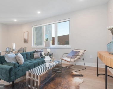 1513 Ridge Avenue - Photo Thumbnail 3
