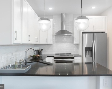 1513 Ridge Avenue - Photo Thumbnail 8