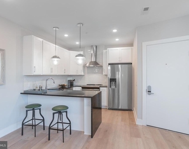 1513 Ridge Avenue - Photo Thumbnail 2