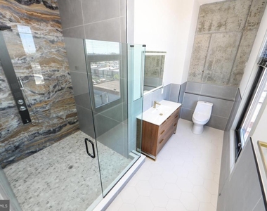 1810 E Venango Street - Photo Thumbnail 9