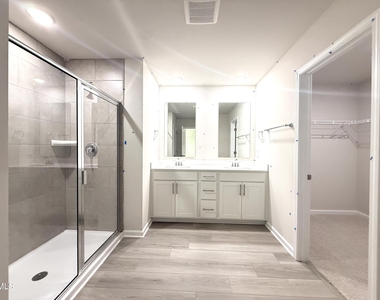 1008 Saint Lawrence Drive - Photo Thumbnail 13