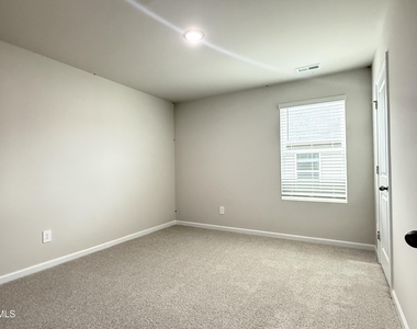 1008 Saint Lawrence Drive - Photo Thumbnail 10