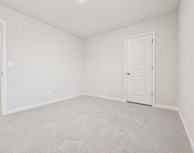1041 Saint Lawrence Drive - Photo Thumbnail 29
