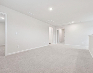 1041 Saint Lawrence Drive - Photo Thumbnail 12