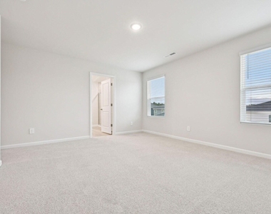 1041 Saint Lawrence Drive - Photo Thumbnail 14