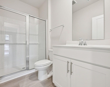 1041 Saint Lawrence Drive - Photo Thumbnail 6
