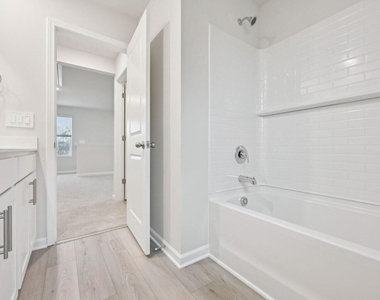 1041 Saint Lawrence Drive - Photo Thumbnail 25