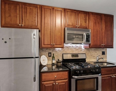406 Pierce Street - Photo Thumbnail 5