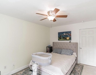 406 Pierce Street - Photo Thumbnail 8