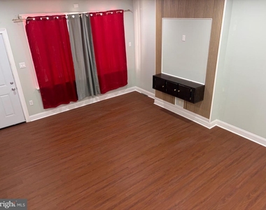 4526 E Stiles Street - Photo Thumbnail 4