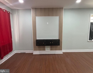 4526 E Stiles Street - Photo Thumbnail 5