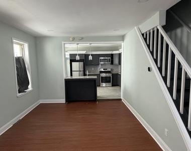 4526 E Stiles Street - Photo Thumbnail 12
