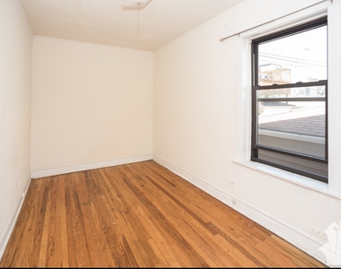 2612 W Gunnison St - Photo Thumbnail 4