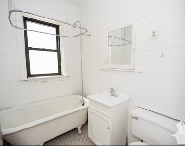2612 W Gunnison St - Photo Thumbnail 8