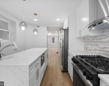 1203 Moore Street - Photo Thumbnail 6