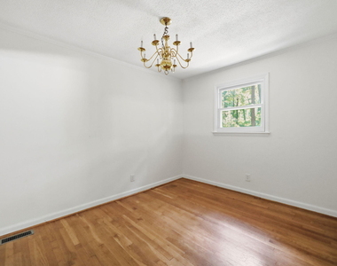 139 Windsor Circle - Photo Thumbnail 7
