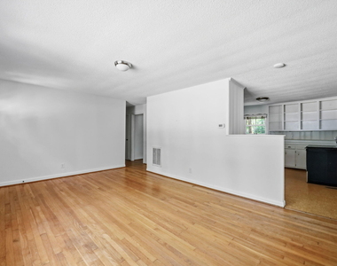 139 Windsor Circle - Photo Thumbnail 13