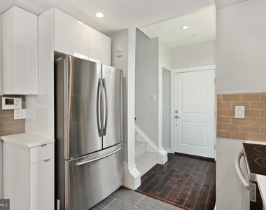 17 S 44th Street - Photo Thumbnail 7